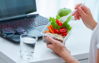 Здоровая пища на работе увеличивает производительность на 20%
