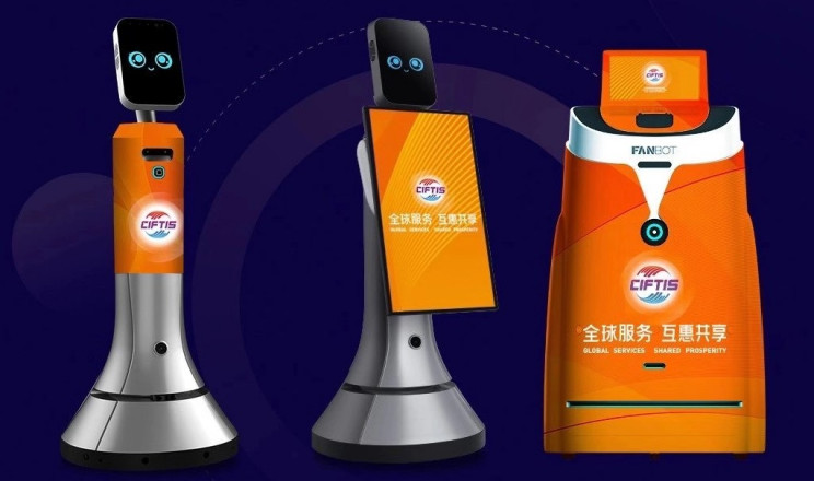 Китай показал мобильного вендингового робота самообслуживания