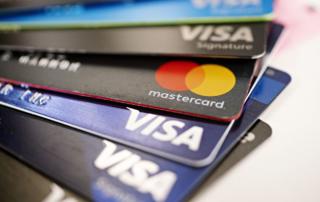 Mastercard и Visa собираются повысить комиссию. Россию это уже не касается.