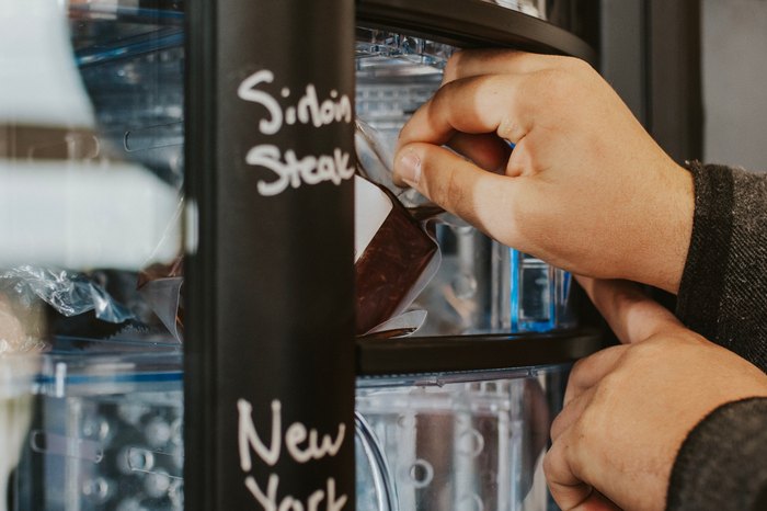 Семейный бизнес: как американцы продают стейки в торговых автоматах