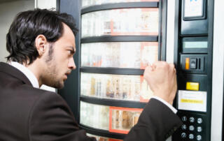 Как в Испании наказывают трясунов торговых автоматов